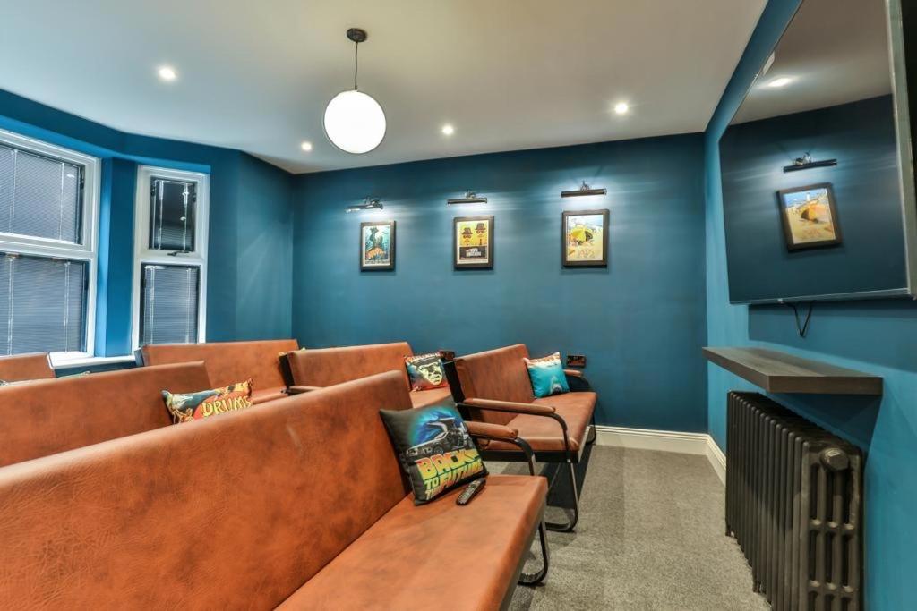 23 Trafalgar Square With Hot Tub And Cinema スカーバラ エクステリア 写真